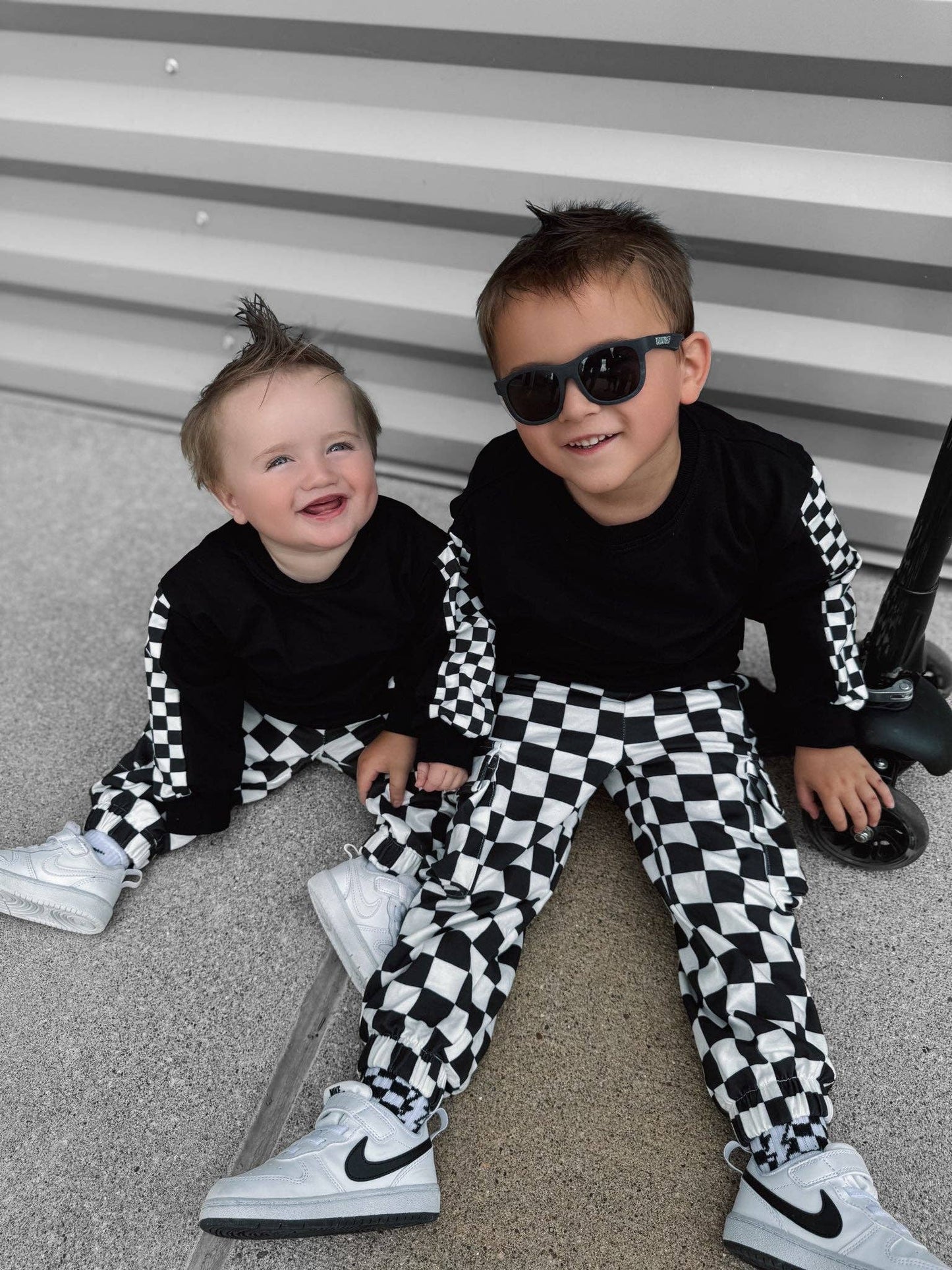 BLACK & WHITE CHECKERED | CARGO SWEATPANTS