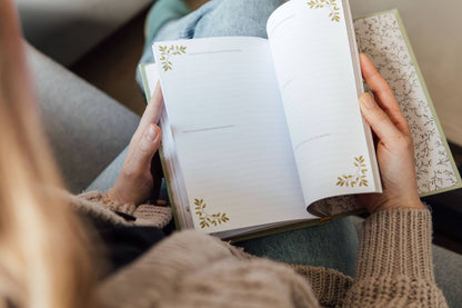 Mom's Story: A Memory and Keepsake Journal for My Family