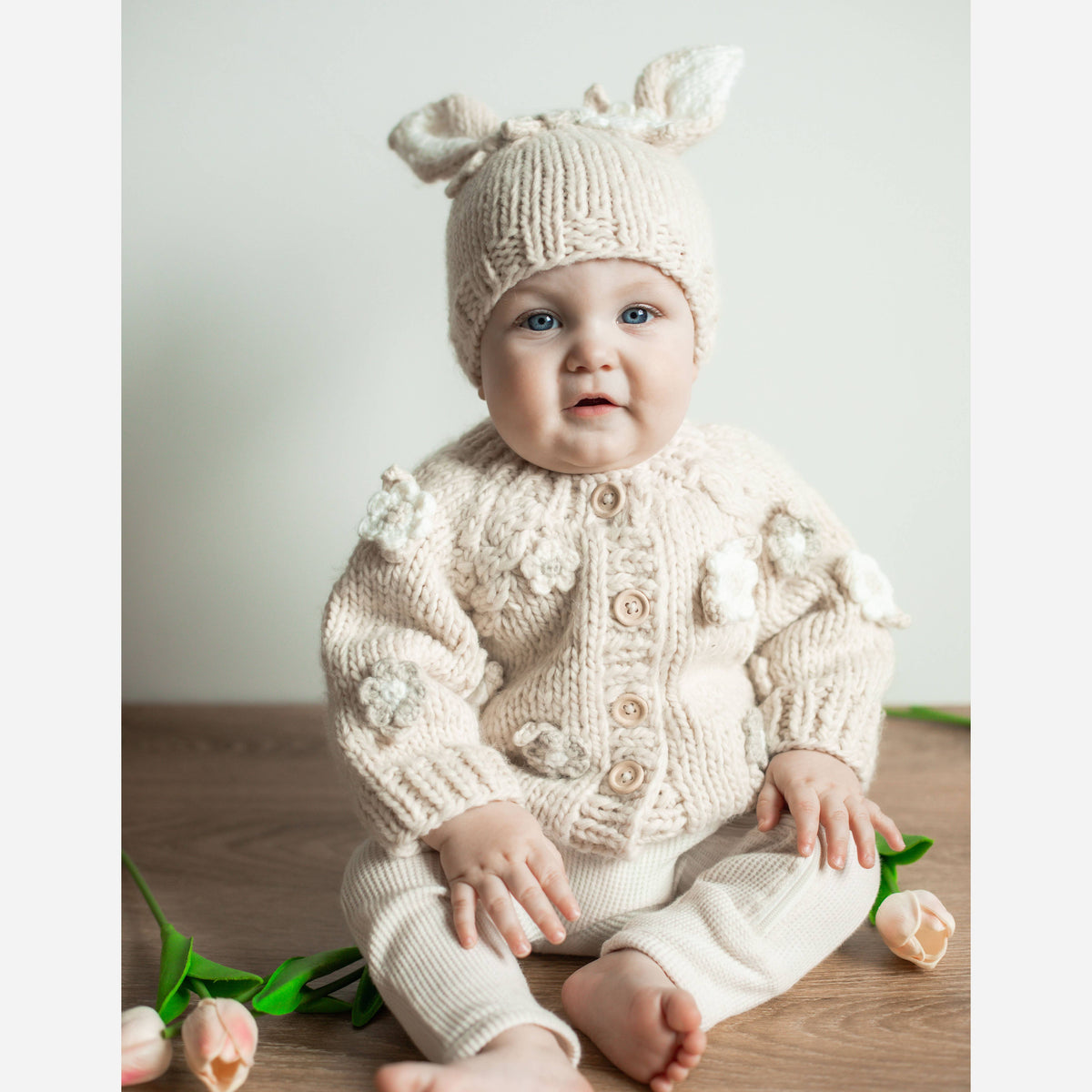 Knit Sweater Natural - Flowers