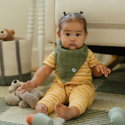 Muslin/Fleece Bib 4 Pack