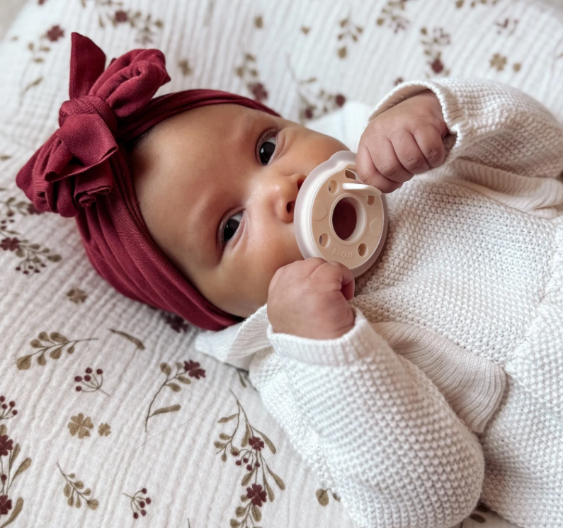 mōmi pacifier