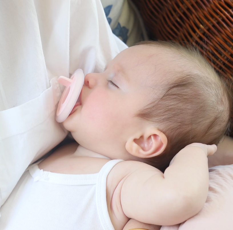 mōmi pacifier